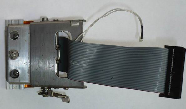 Блок термопечатающей головки вместе с датчиком открытия головки.